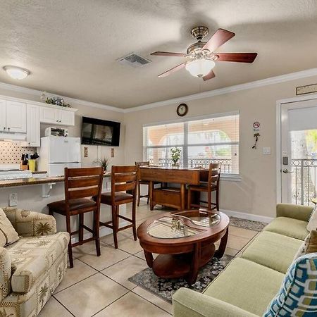 Walk To The Beach And Restaurants! - Coconut Villa'S Suite 2 St. Pete Beach Esterno foto