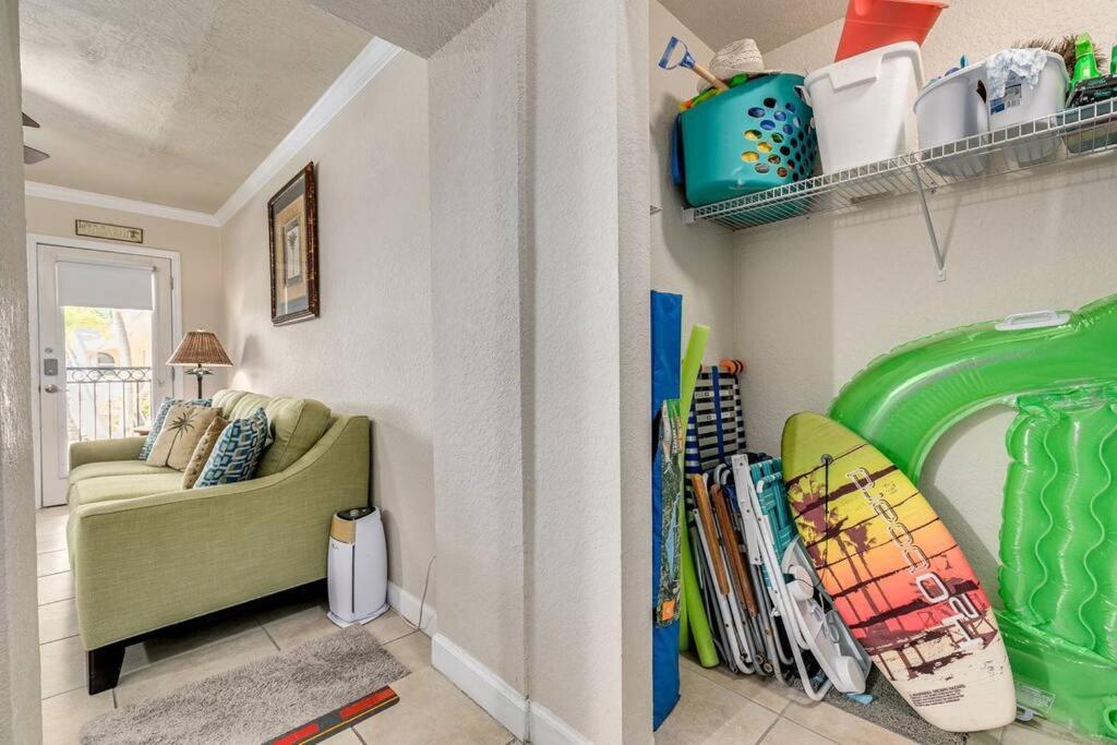 Walk To The Beach And Restaurants! - Coconut Villa'S Suite 2 St. Pete Beach Esterno foto