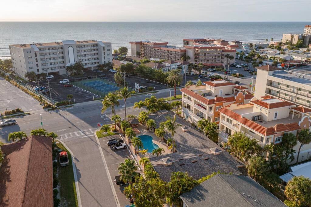 Walk To The Beach And Restaurants! - Coconut Villa'S Suite 2 St. Pete Beach Esterno foto